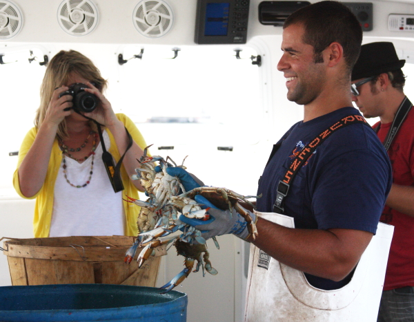 crab fisherman maggie keet three many cooks hot crab fisherman